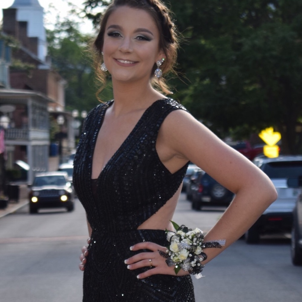 Sherri Hill prom dress